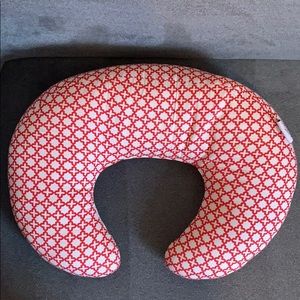 Nursing pillow